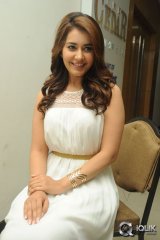 Raashi Khanna at Jil Movie Success Meet
